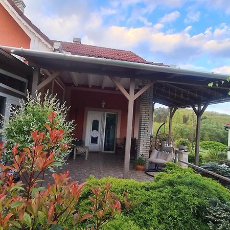 Berc Apartman Egerszalók Exteriör bild