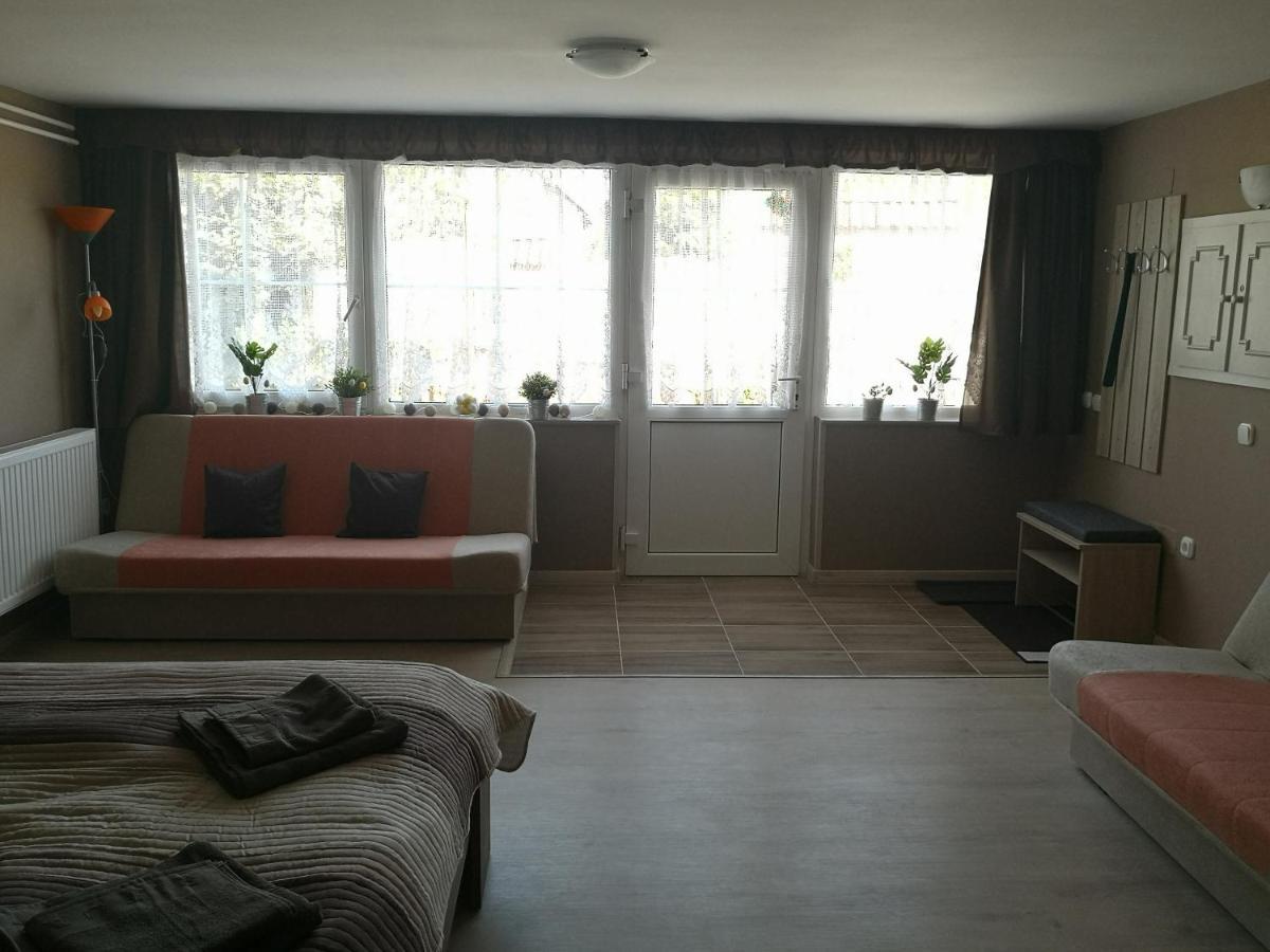 Berc Apartman Egerszalók Exteriör bild