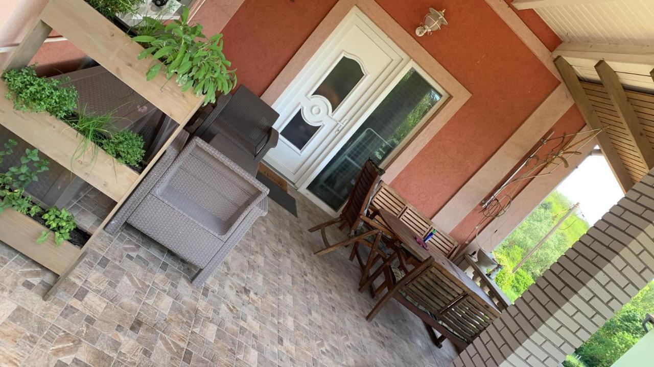 Berc Apartman Egerszalók Exteriör bild