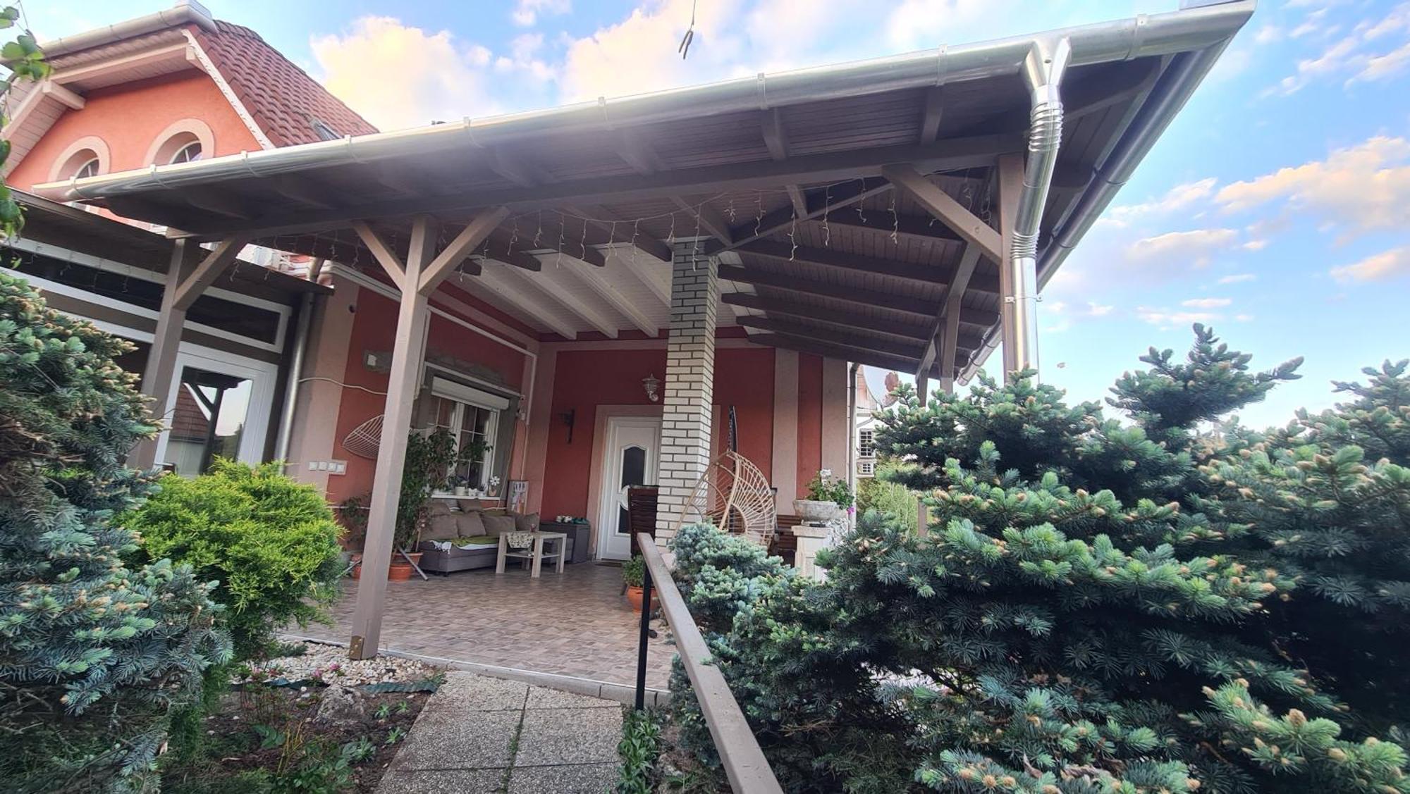 Berc Apartman Egerszalók Exteriör bild