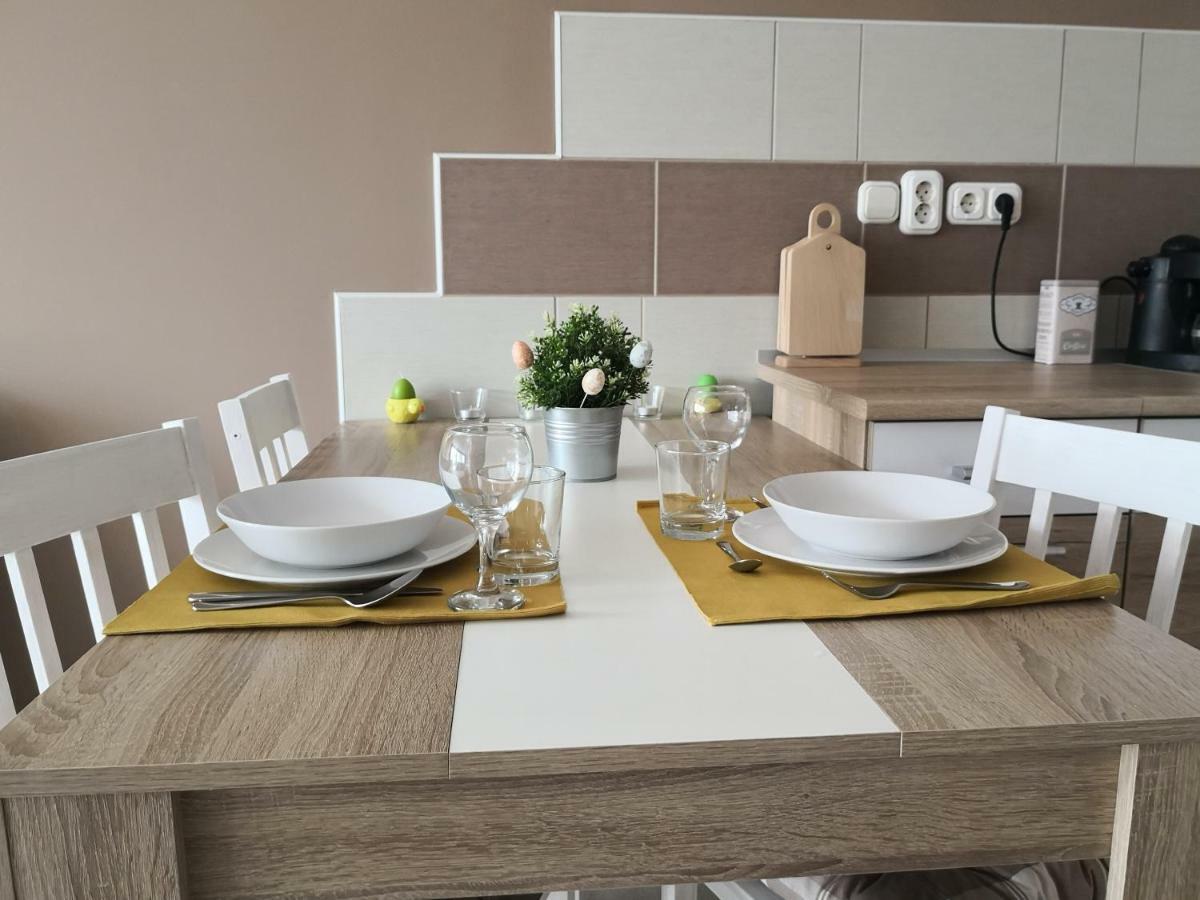 Berc Apartman Egerszalók Exteriör bild