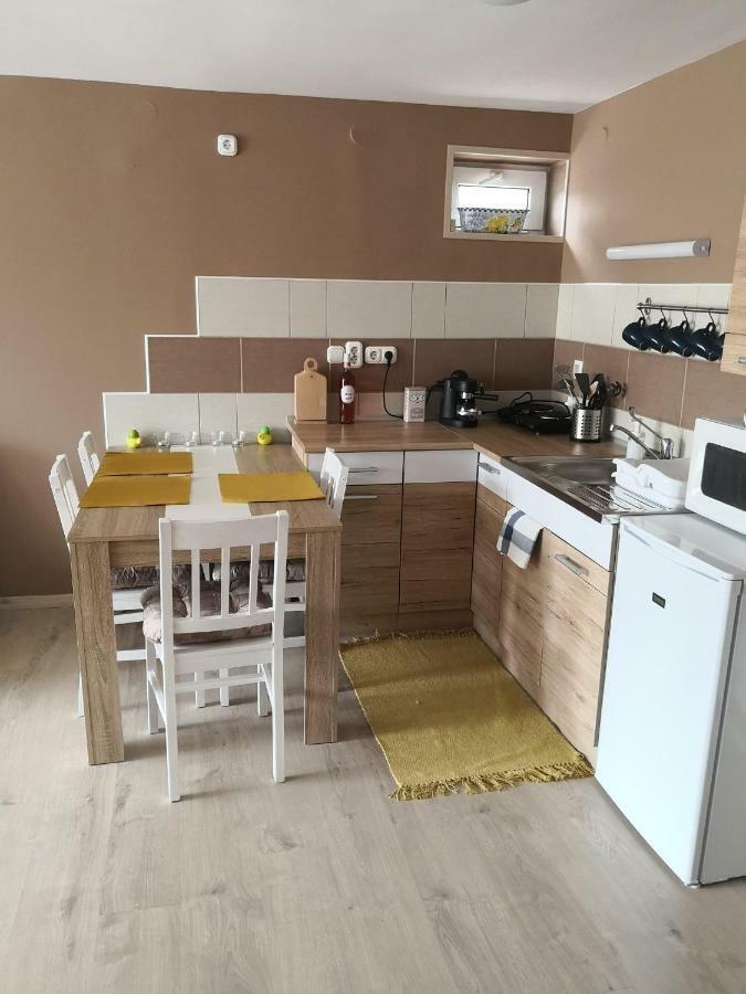 Berc Apartman Egerszalók Exteriör bild